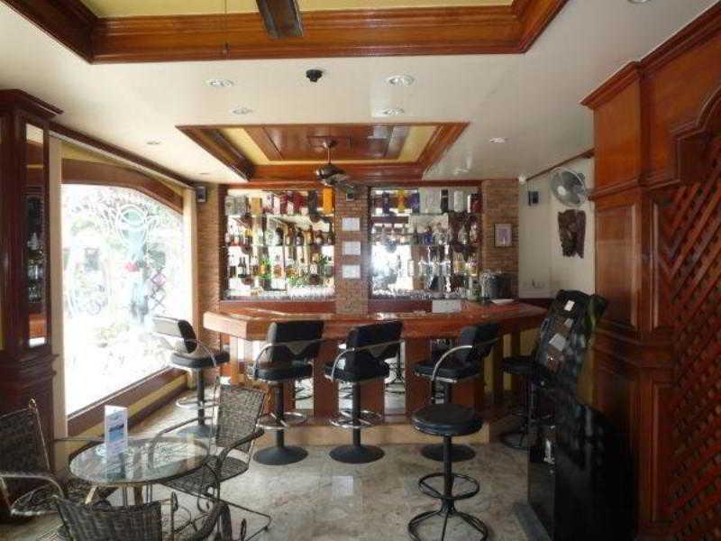 Marina Inn Pattaya Extérieur photo